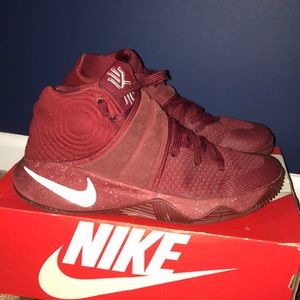 ❌SOLD❌ NIKE KYRIE 2 “DEEP RED/VELVET” SZ 9.5